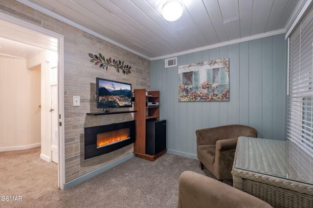 204 Hill Street, Gatlinburg, TN 37738