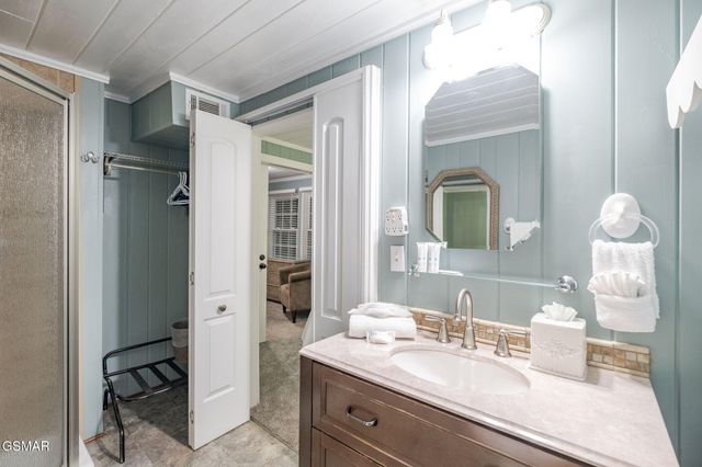 204 Hill Street, Gatlinburg, TN 37738