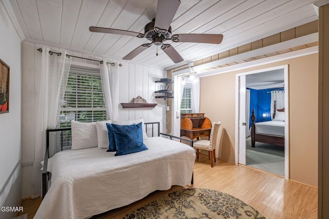 204 Hill Street, Gatlinburg, TN 37738