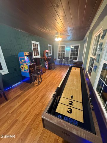 204 Hill Street, Gatlinburg, TN 37738