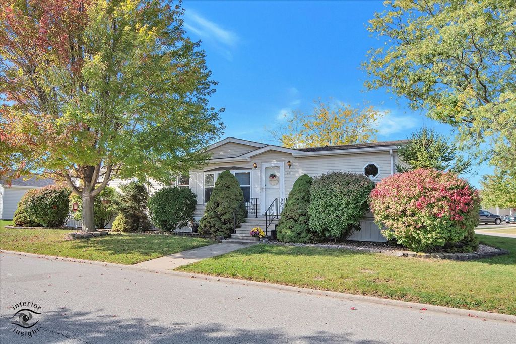 821 Garden Drive, Manteno, IL 60950