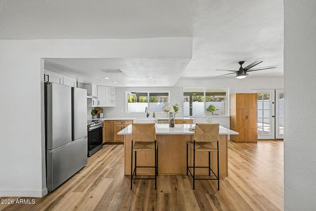 807 W NARANJA Avenue, Mesa, AZ 85210