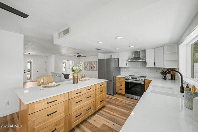 807 W NARANJA Avenue, Mesa, AZ 85210