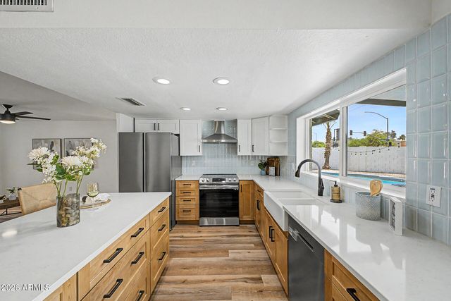 807 W NARANJA Avenue, Mesa, AZ 85210