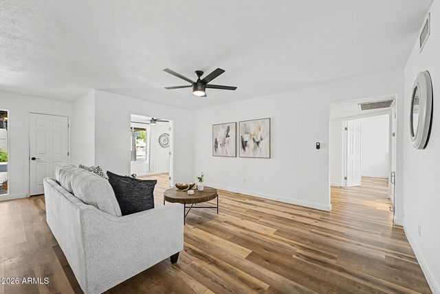 807 W NARANJA Avenue, Mesa, AZ 85210