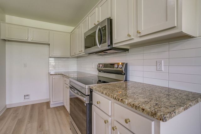 102 Meadow Ridge Drive, Venus, TX 76084