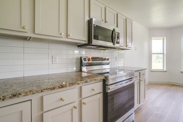 102 Meadow Ridge Drive, Venus, TX 76084