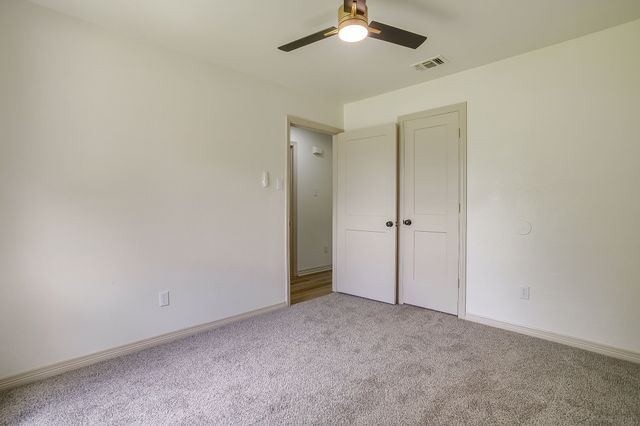 102 Meadow Ridge Drive, Venus, TX 76084