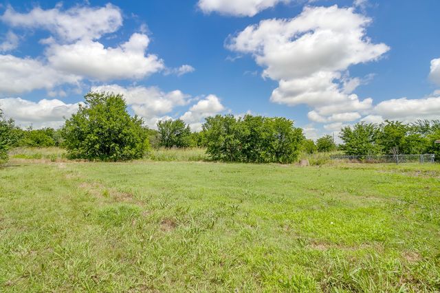102 Meadow Ridge Drive, Venus, TX 76084