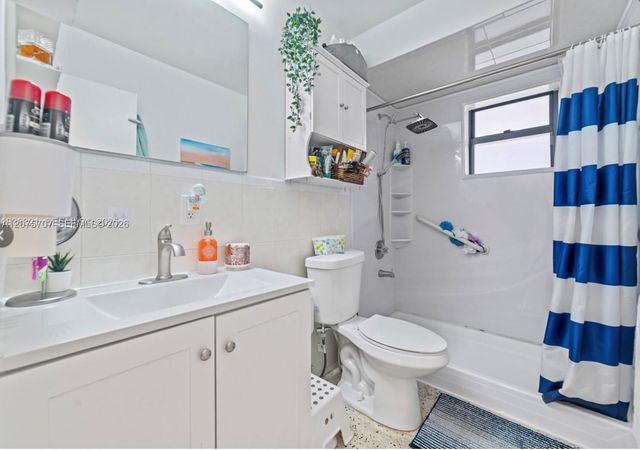 1136 NW 34th Avenue Main, Miami, FL 33125
