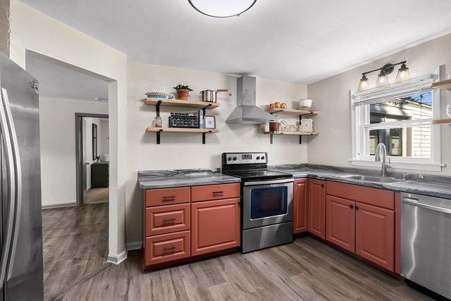 115 S WASHINGTON STREET, De Pere, WI 54115