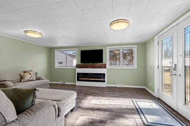 115 S WASHINGTON STREET, De Pere, WI 54115