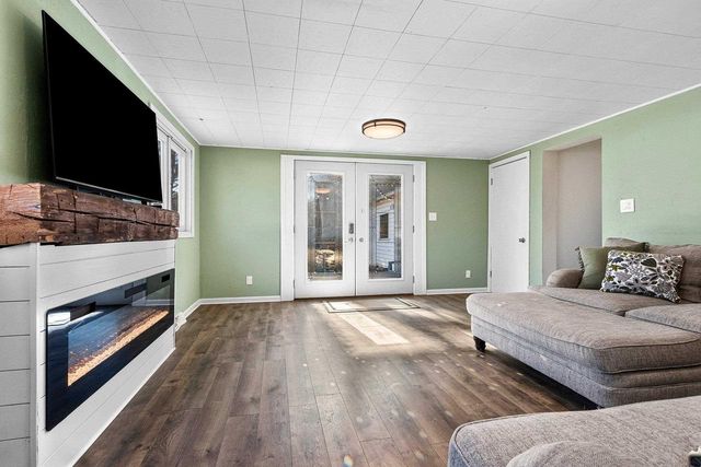 115 S WASHINGTON STREET, De Pere, WI 54115