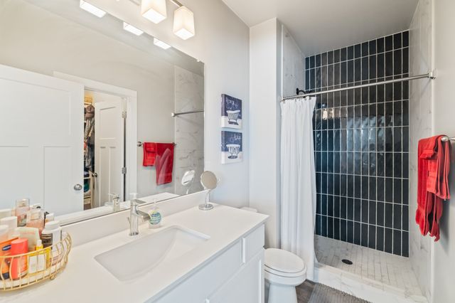 17136 Mistflower Lane, Urbandale, IA 50323