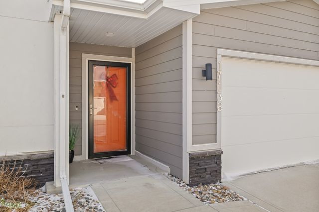 17136 Mistflower Lane, Urbandale, IA 50323