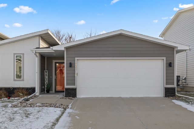 17136 Mistflower Lane, Urbandale, IA 50323