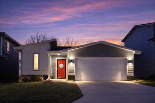 17136 Mistflower Lane, Urbandale, IA 50323