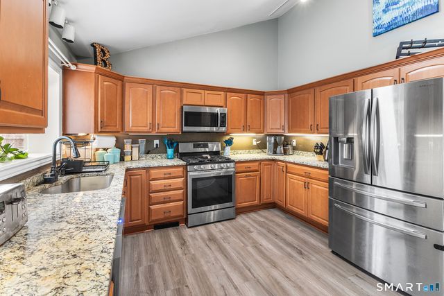 70 Vivian Street, Waterford, CT 06385