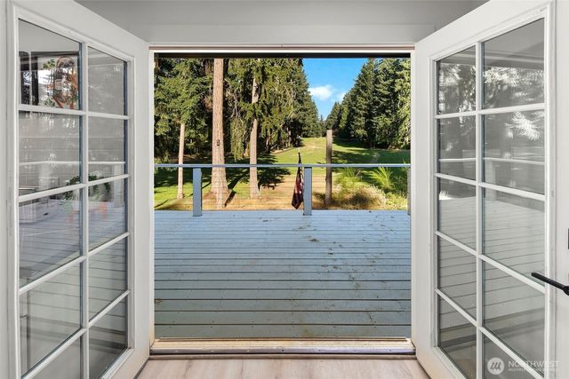 11107 Tahoma Drive, Anderson Island, WA 98303