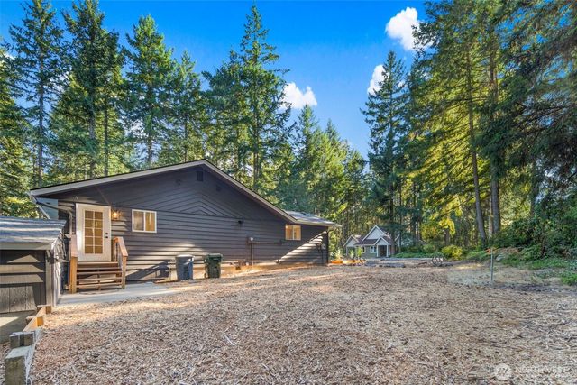 11107 Tahoma Drive, Anderson Island, WA 98303