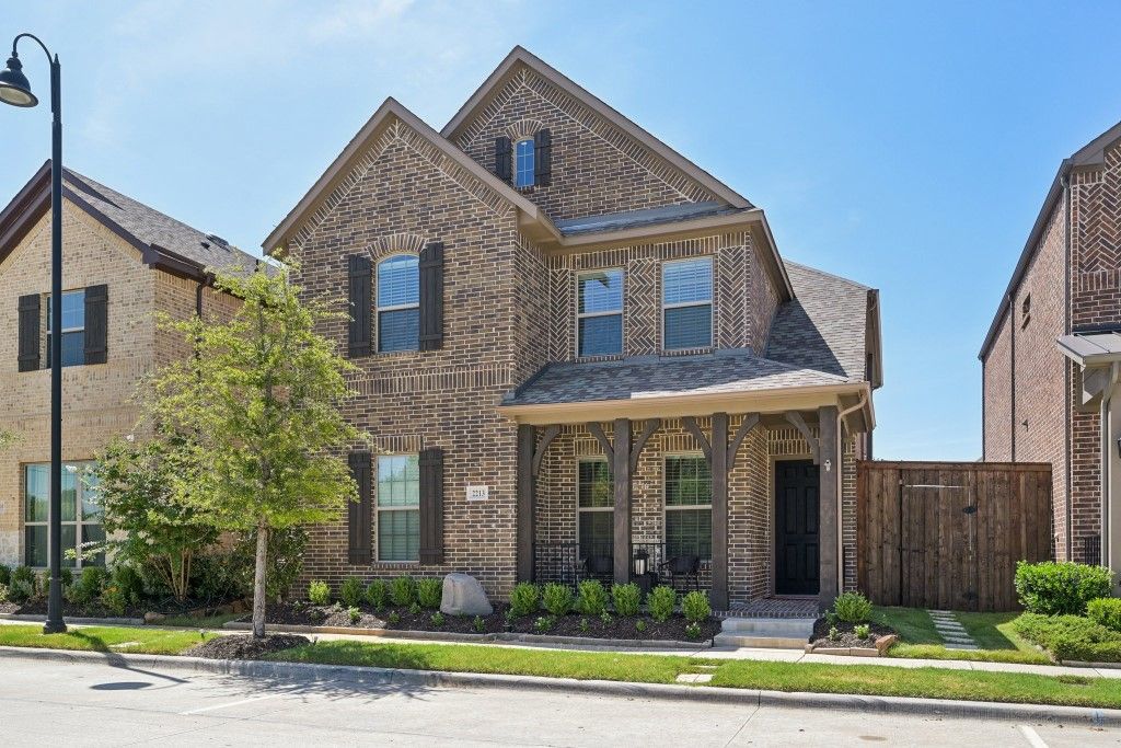 2213 8th Avenue, Flower Mound, TX 75028
