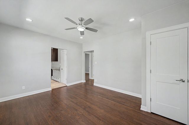 4945 W Addison Street, Chicago, IL 60641
