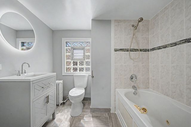 4945 W Addison Street, Chicago, IL 60641