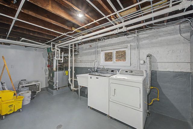4945 W Addison Street, Chicago, IL 60641