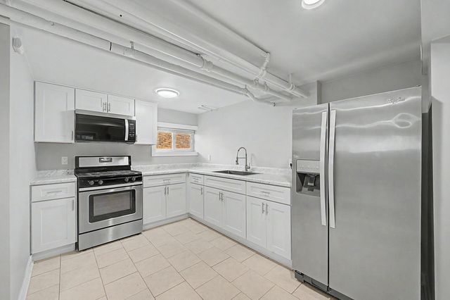 4945 W Addison Street, Chicago, IL 60641