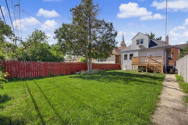 4945 W Addison Street, Chicago, IL 60641