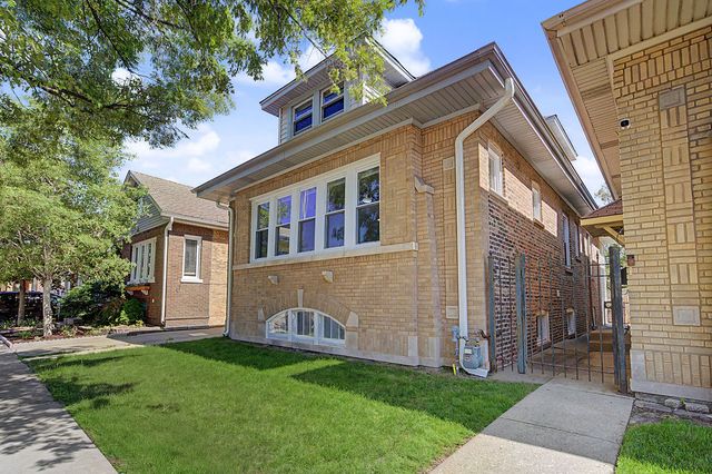 4945 W Addison Street, Chicago, IL 60641
