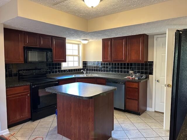 3096 Roundway Down Lane, Lexington, KY 40509