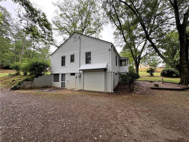 1391 Enota Avenue NE, Gainesville, GA 30501