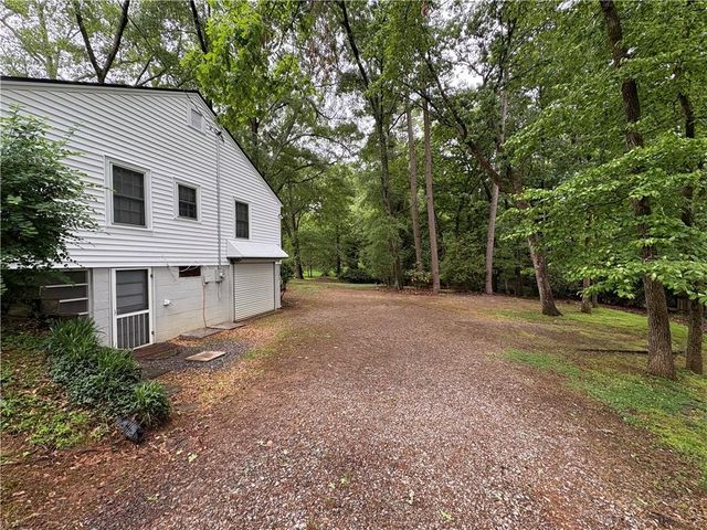 1391 Enota Avenue NE, Gainesville, GA 30501