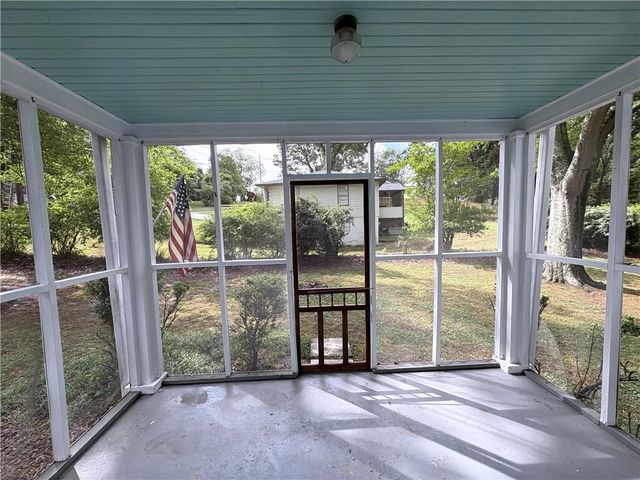 1391 Enota Avenue NE, Gainesville, GA 30501