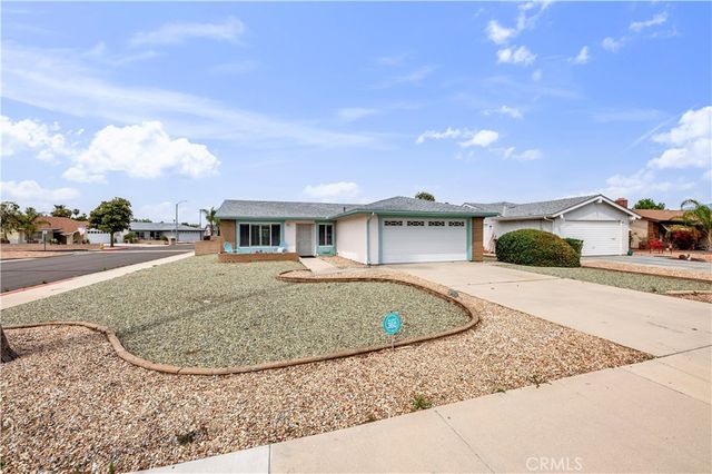 2308 El Grande, Hemet, CA 92545