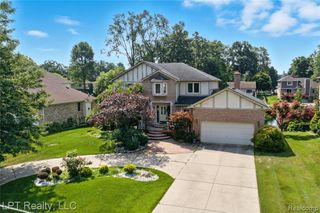 1142 E South Boulevard, Troy, MI 48085