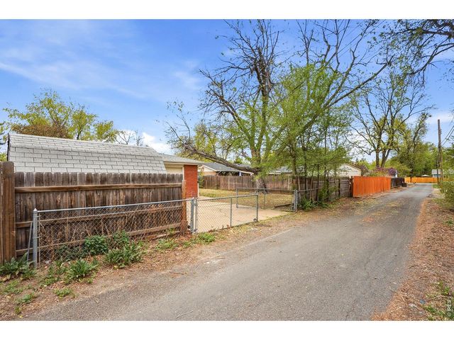 1119 Bross St, Longmont, CO 80501