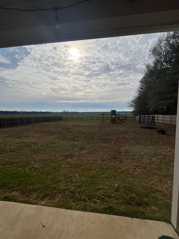 1015 WORTHAM DR, Covington, TN 38019