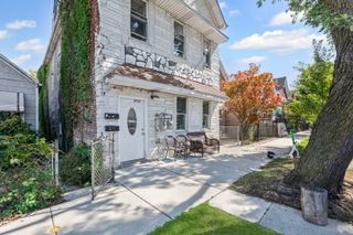 3717 S Hermitage Avenue 2, Chicago, IL 60609