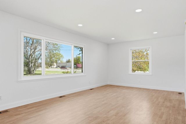 8504 Edison Street NE, Blaine, MN 55449