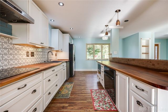 1416 Hilltop Road, Xenia, OH 45385