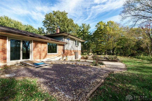 1416 Hilltop Road, Xenia, OH 45385