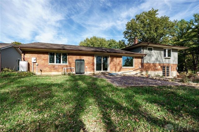 1416 Hilltop Road, Xenia, OH 45385