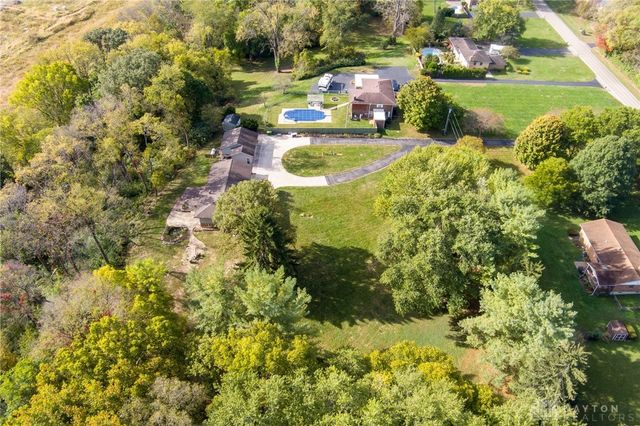 1416 Hilltop Road, Xenia, OH 45385