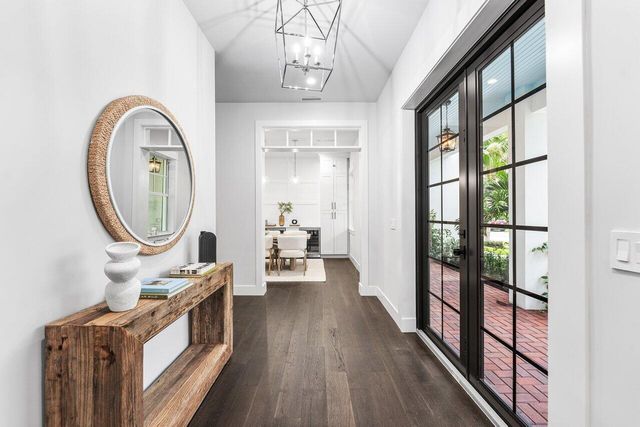 11823 Lake Shore Place, Palm Beach Gardens, FL 33408