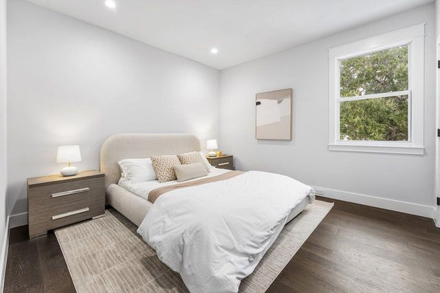 11823 Lake Shore Place, Palm Beach Gardens, FL 33408