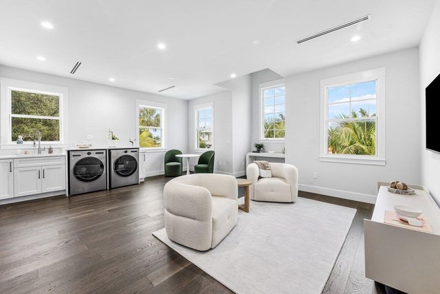 11823 Lake Shore Place, Palm Beach Gardens, FL 33408