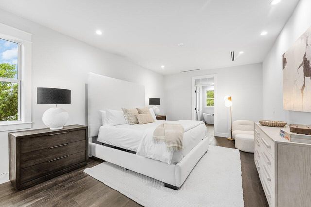 11823 Lake Shore Place, Palm Beach Gardens, FL 33408