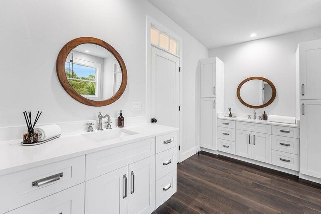 11823 Lake Shore Place, Palm Beach Gardens, FL 33408